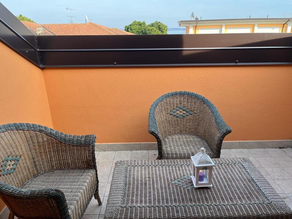 Perla Top Floor Apartment ซีร์มิโอเน ภายนอก รูปภาพ