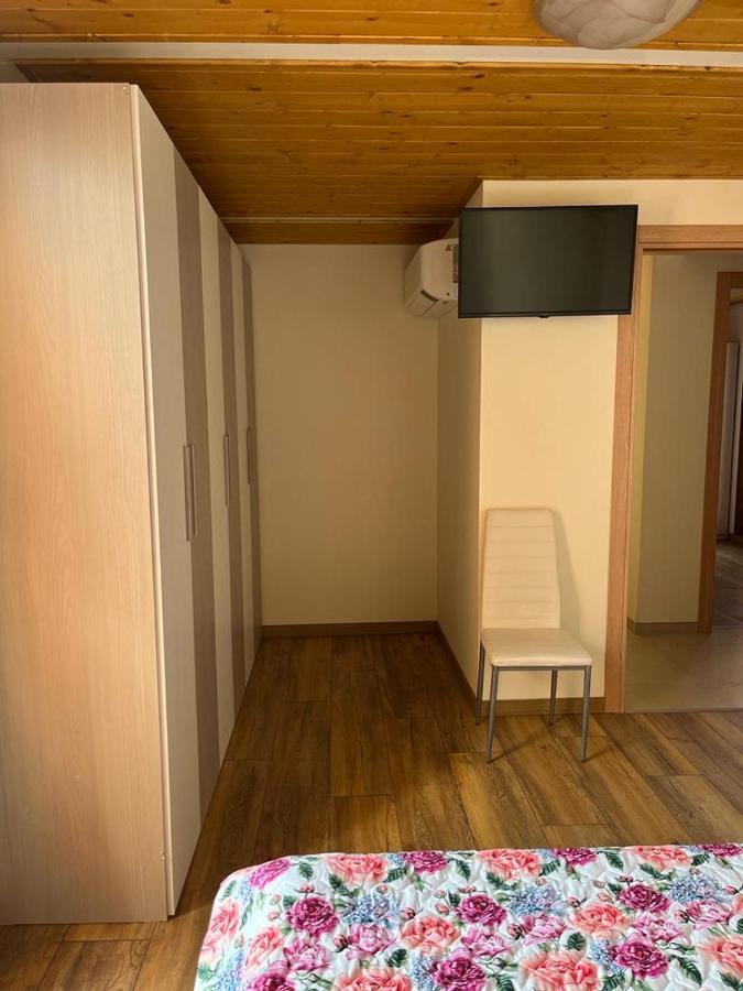 Perla Top Floor Apartment ซีร์มิโอเน ภายนอก รูปภาพ